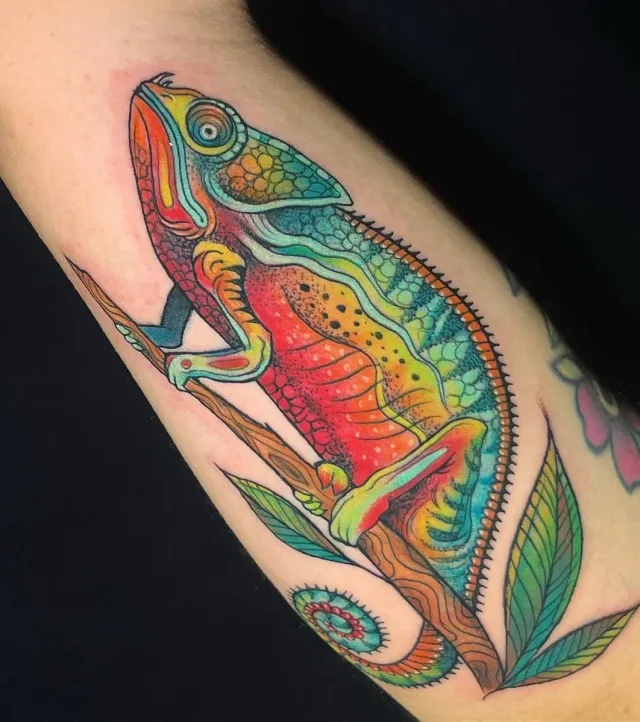 Tatuaje línea fina por Jheny Diemond en Vallarta Ink, Puerto Vallarta