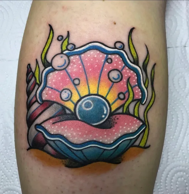 Tatuaje línea fina por Jheny Diemond en Vallarta Ink, Puerto Vallarta