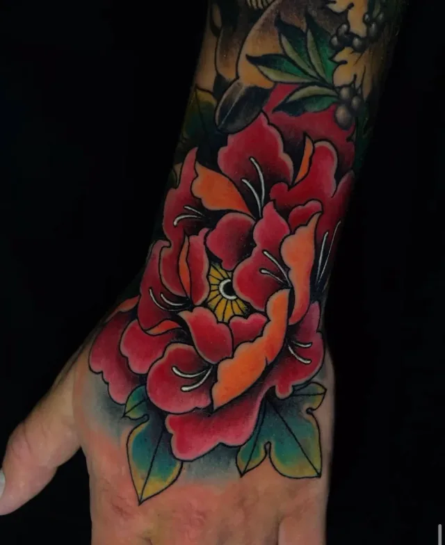 Tatuaje línea fina por Jheny Diemond en Vallarta Ink, Puerto Vallarta
