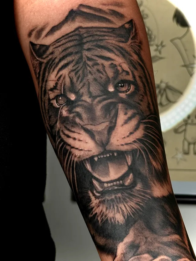 Fine Line tattoo by Christopher Gutierrez, Puerto Vallarta