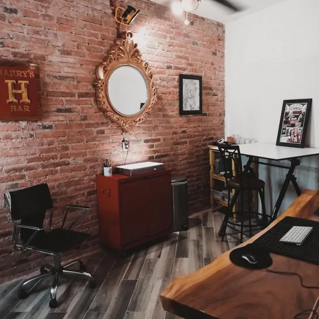 Dentro de Vallarta Ink, un estudio de tatuajes en Puerto Vallarta